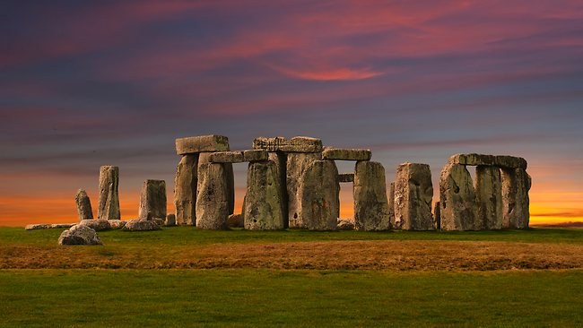 Unknown Artist stonehenge dark cloud